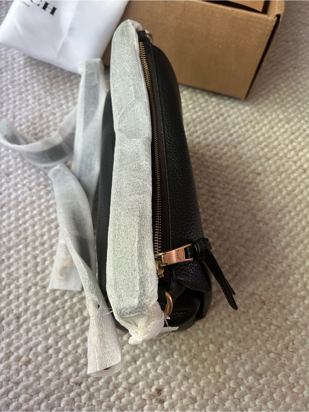 COACH Classic Black Leather Shoulder Bag - Picture 8 of 11